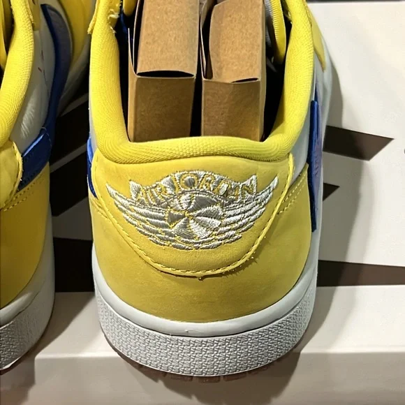 DS NIKE AIR JORDAN 1 LOW x TRAVIS SCOTT CANARY YELLOW SZ WOMENS 10 MENS 8.5 RARE